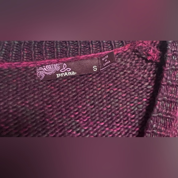 Prana LEISEL Cable Knit V-Neck Pullover Sweater Sz Small Black Plum Purple - Picture 4 of 5